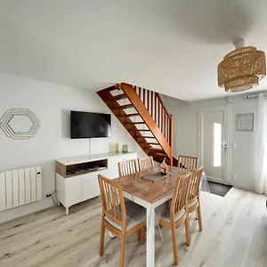Jolie Maison Bord De Hébergement de vacances